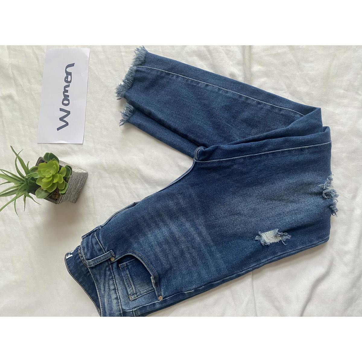 Fashion Fwd Women's Blue Distressed Skinny Jeans With Frayed Hem Size 13/31